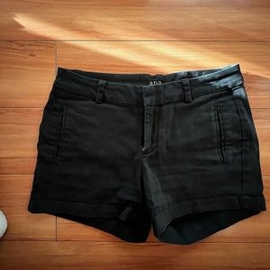 Black ana short